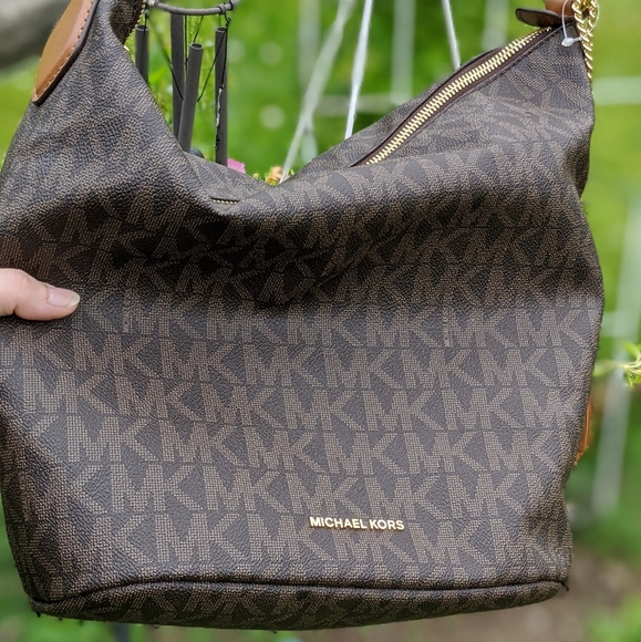 Michael Kors Handbags - Michael Kors Purse